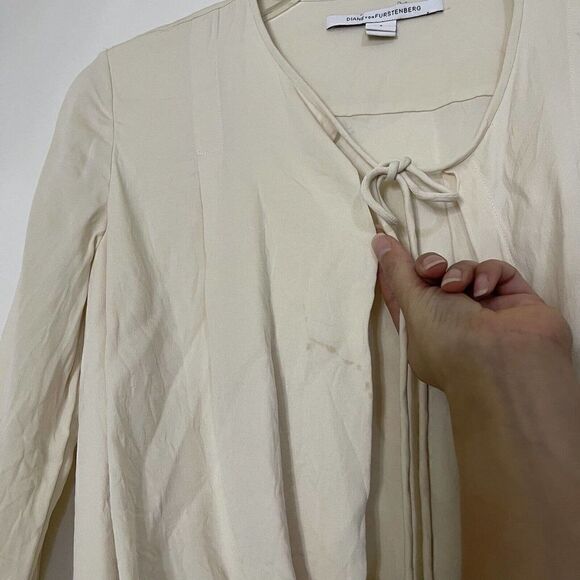 Diane von furstenberg silk ivory beige drape front long sleeve blouse size us 4 - Picture 2 of 6